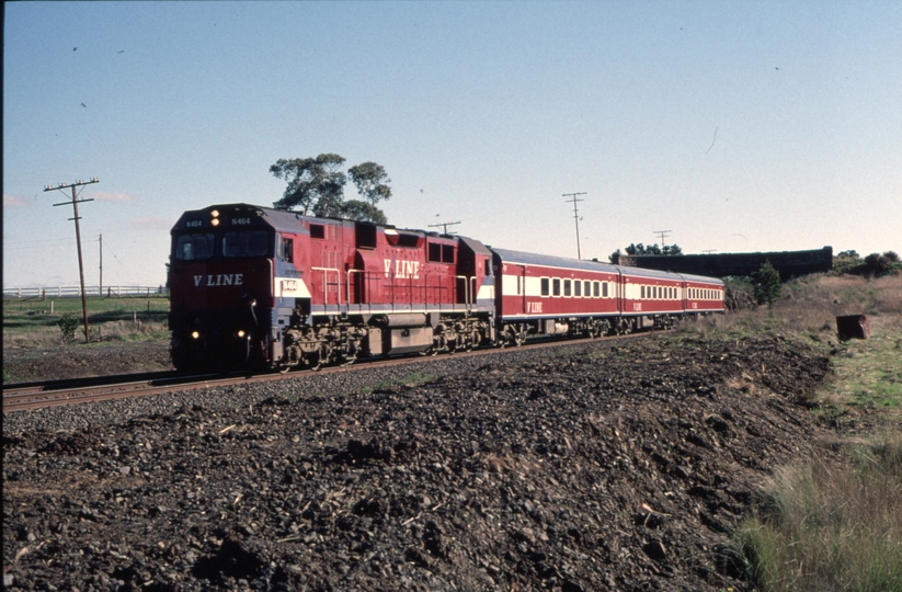 124886: km 62 Bendigo Line N 464 1245 Up Passenger from Bendigo