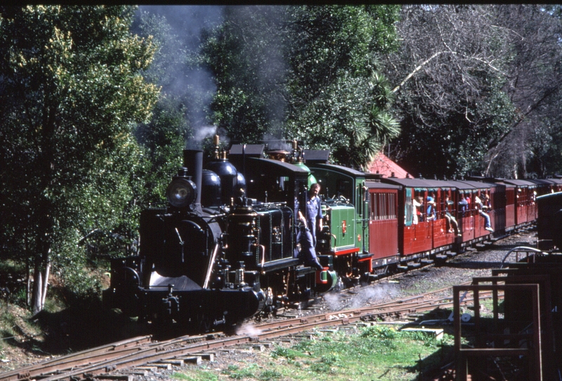 125000: Emerald No 11 Down Passenger  to Gembrook 8A 7A