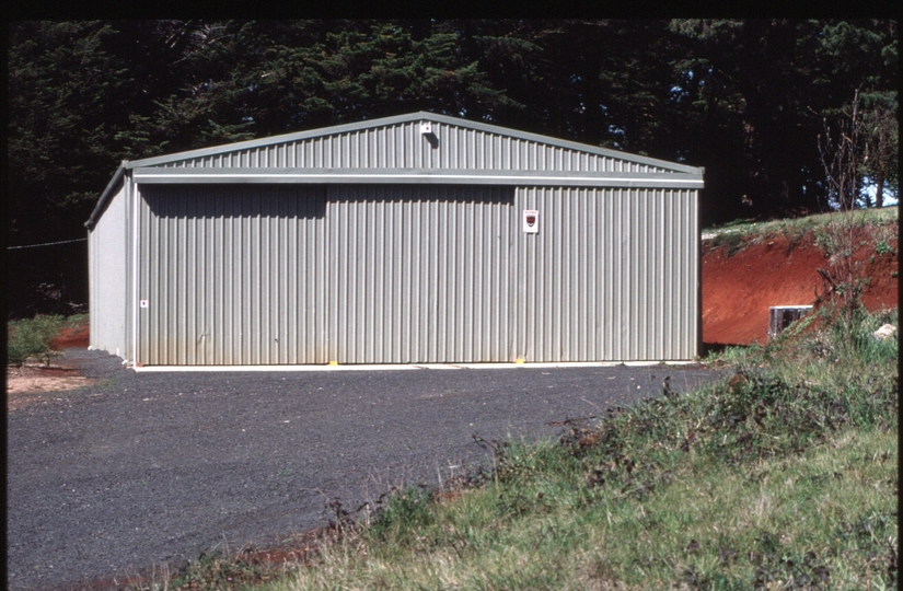 125015: Launching Place Road Puffing Billy Railway Storage Shed looking East