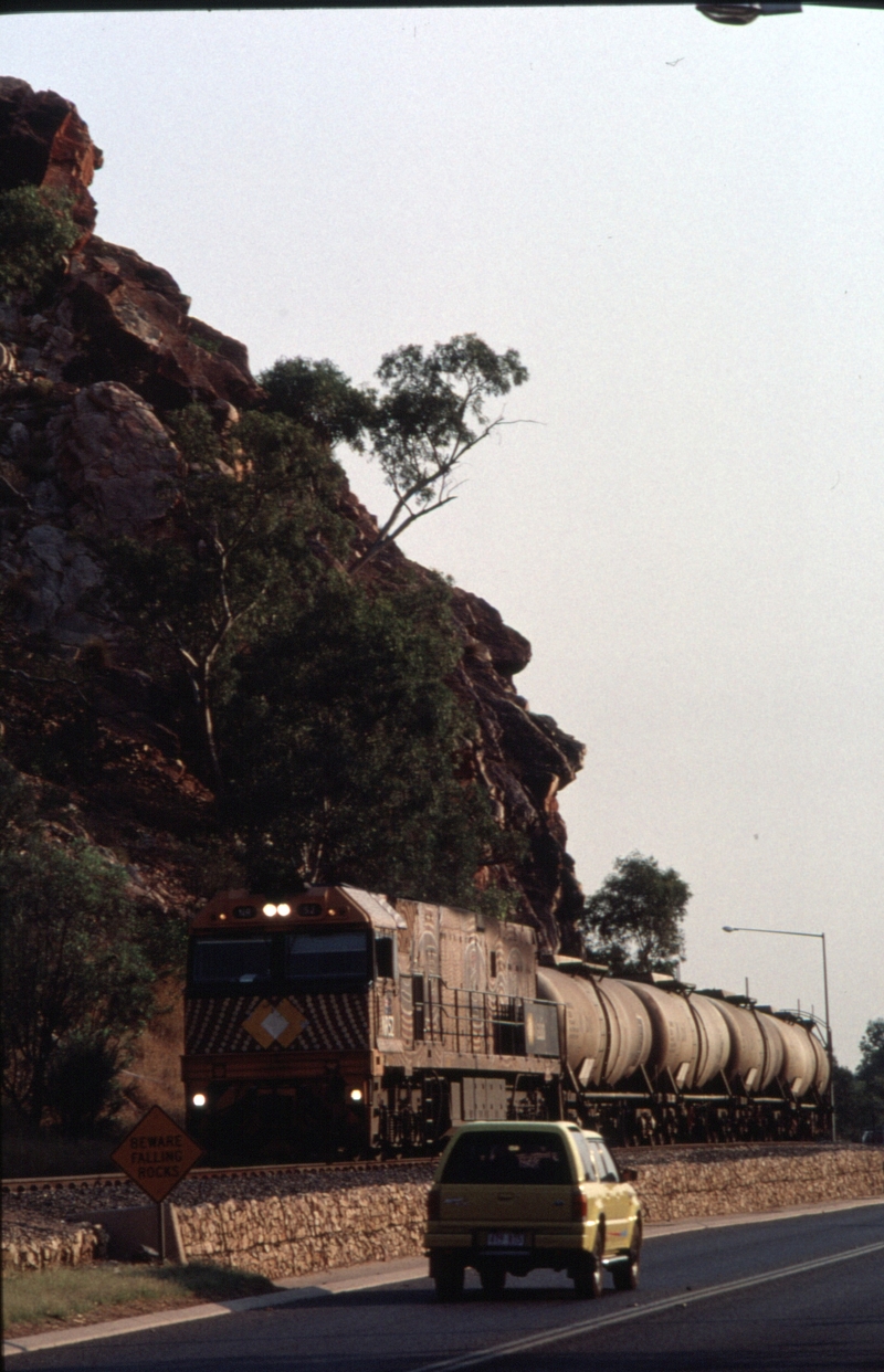 125110: km 1331 5 Heavitree Gap 4LA6 Southbound Freight NR 52