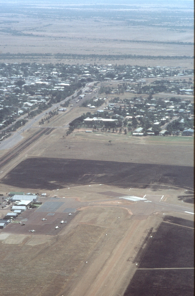 125127: Longreach looking West