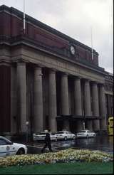 125198: Wellington Railway Station Street Entrance