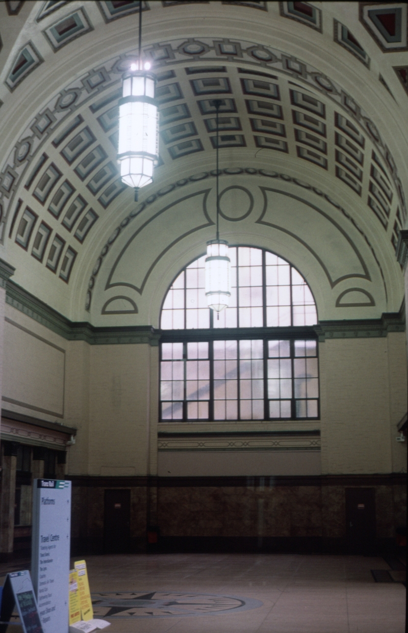 125200: Wellington Railway Station Concourse