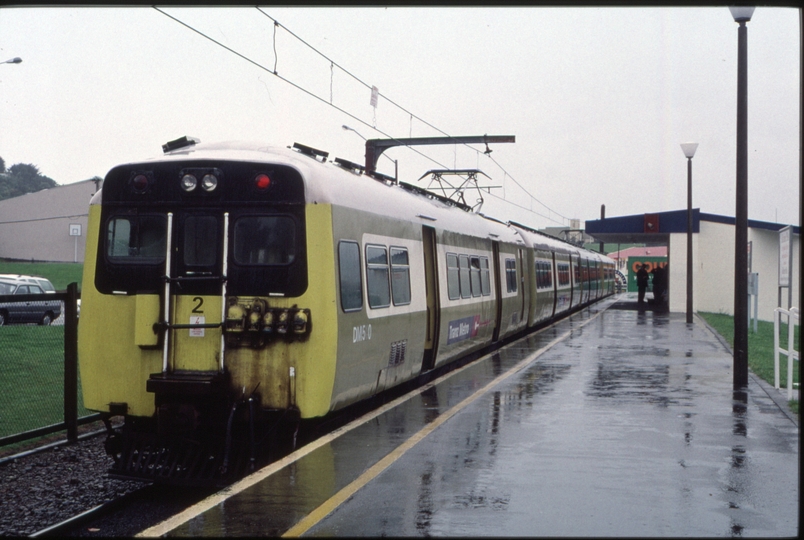 125204: Johnsonville 2:30pm Train to Wellington DM 510 leading