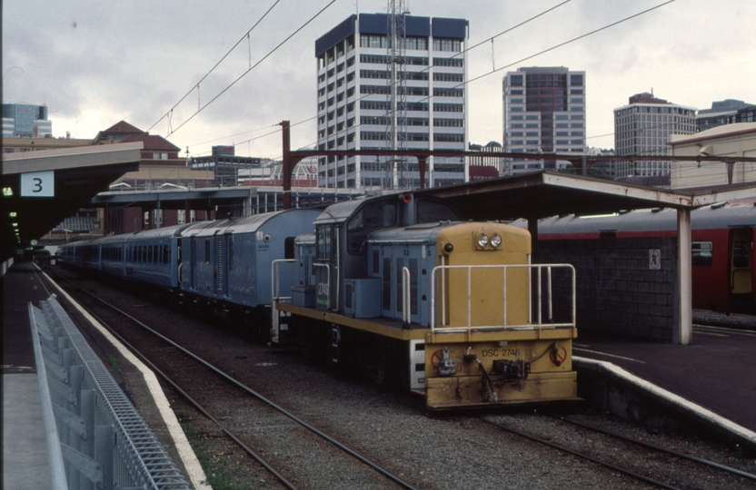 125230: Remote Control DSC 2746 docking cars for 'Capital Connection'