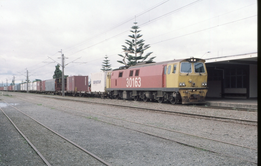 125234: Feilding Northbound Freight EF 30163