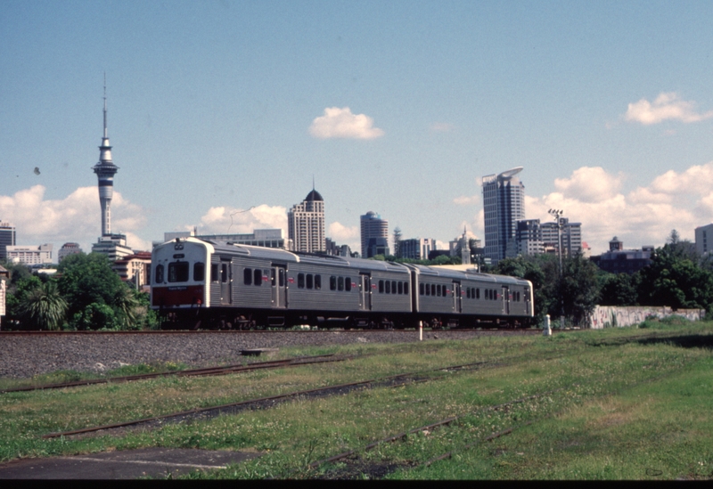 125264: Parnell Up Suburban ADC 851 ADL 801