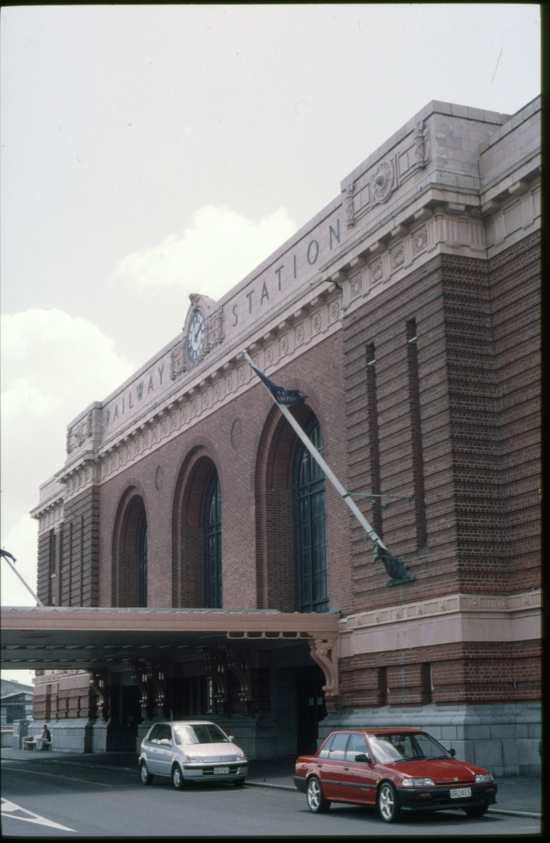 125333: Auckland Station Building