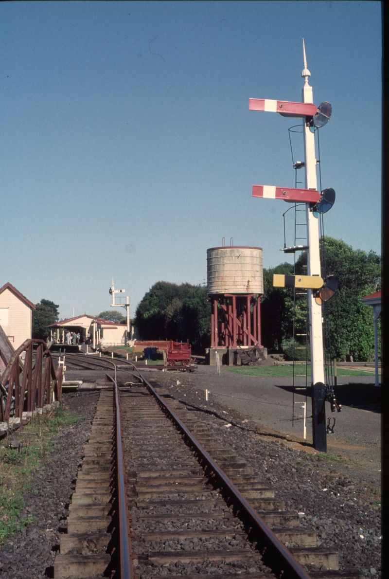 125427: Glenbrook Signals on approach