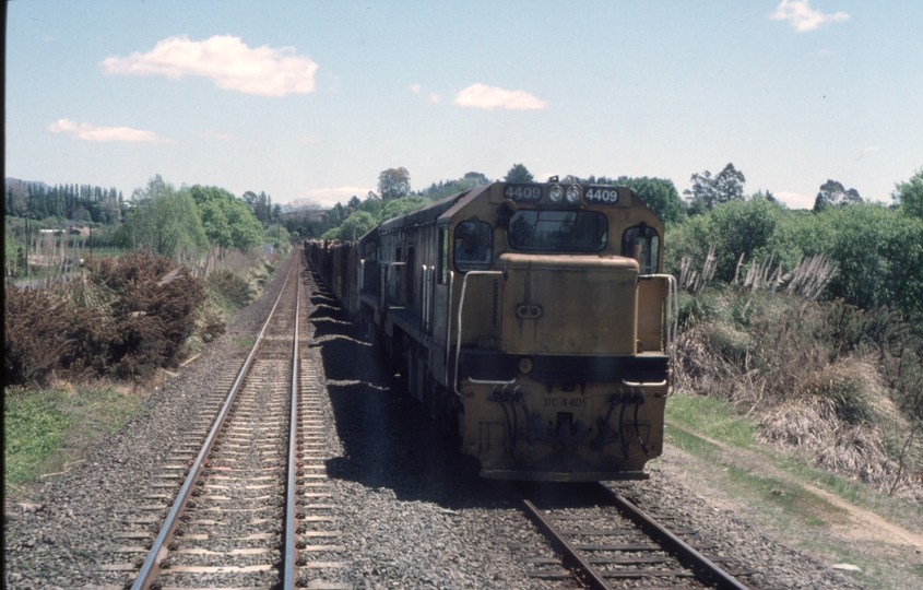 125461: Te Puna Down Freight DC 4409 (DC4346),