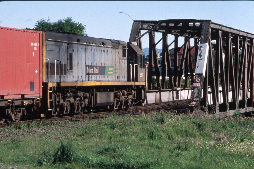 125477: Ngaruawahia Waikato River River Bridge North Abutment Down Freight DX 5097