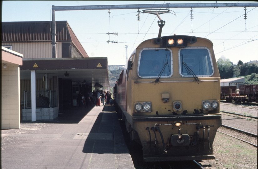 125487: Taumarunui EF 30134 Southbound 'Overlander'