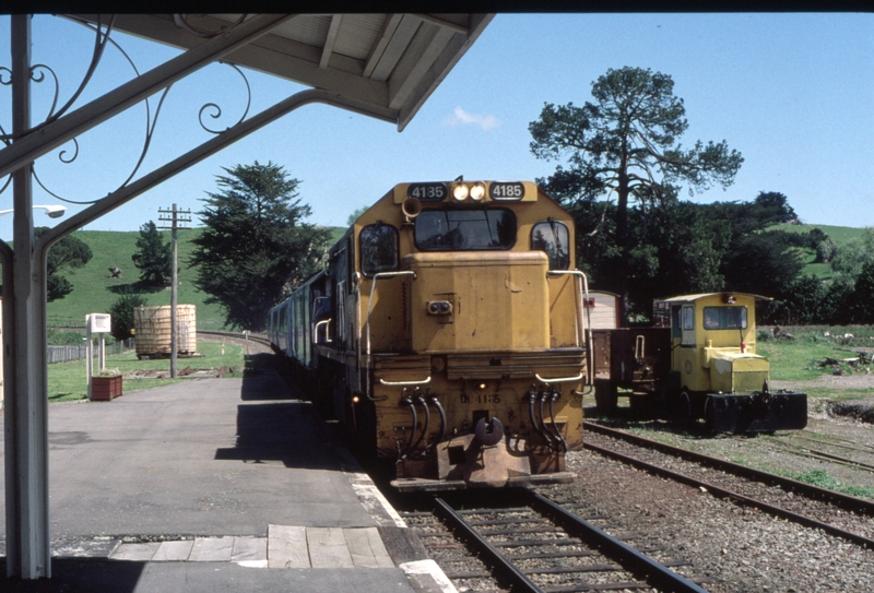 125509: Ormondville 'Bay Express' to Napier DC4185