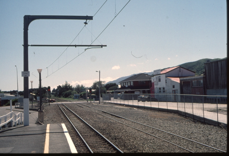 125531: Paraparamau Limit of Electrification at North End