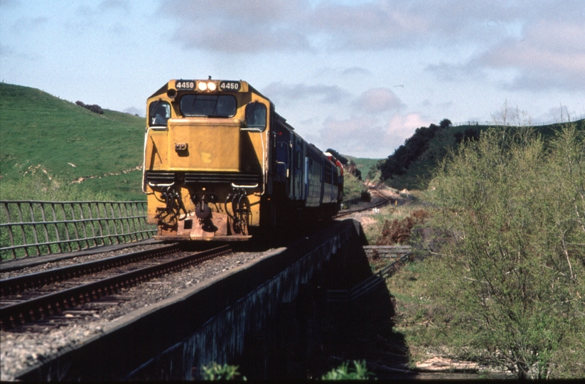 125566: Mangatainoka River Bridge DC 4450 leading RES Special to Woodville