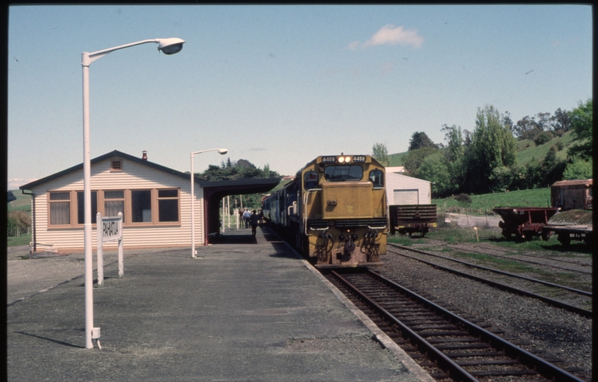 125574: Pahiatua DC 4450 leading RES Special to Woodville