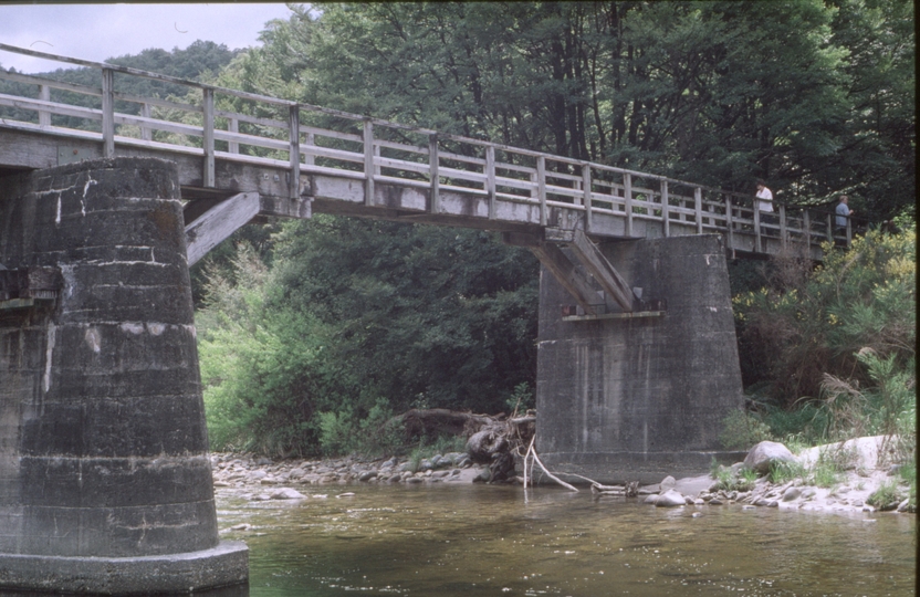 125648: Kawatiri Bridge looking from East to West