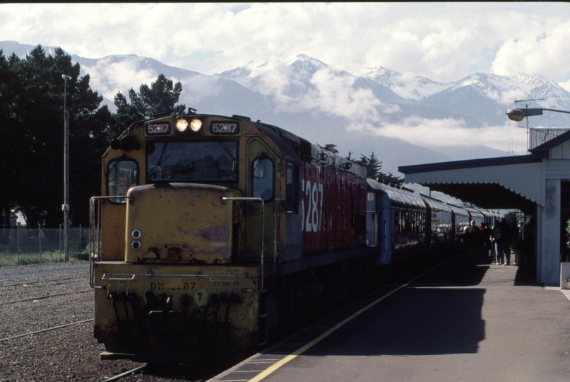 125681: Kaikoura DX 5287 0701 'Tranz Coastal' from Picton to Christchurch