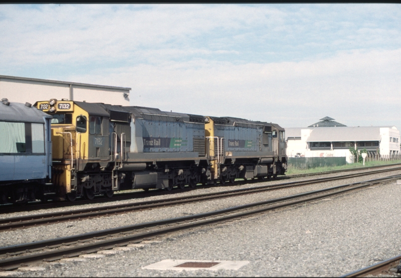 125747: Middleton Yard Matipo Street Level Crossing 0800 Westbound 'Tranz Alpine' DFT 7186 DFT 7132