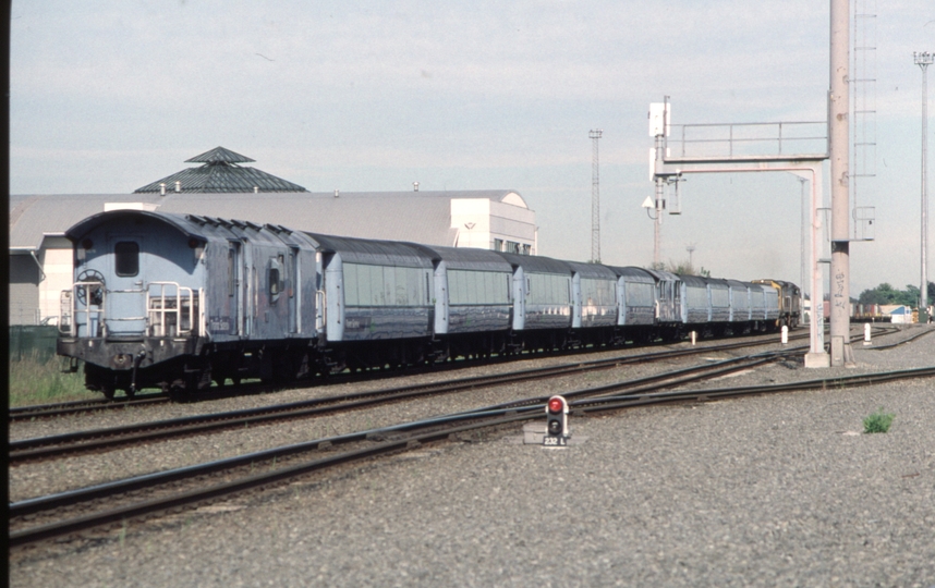 125748: Middleton Yard Matipo Street Level Crossing 0800 Westbound 'Tranz Alpine'