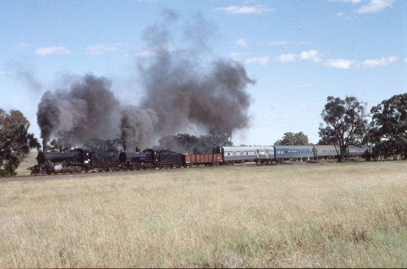 126112: km 302 Mysia 8094 Up SteamRail Special K 190 D3 639