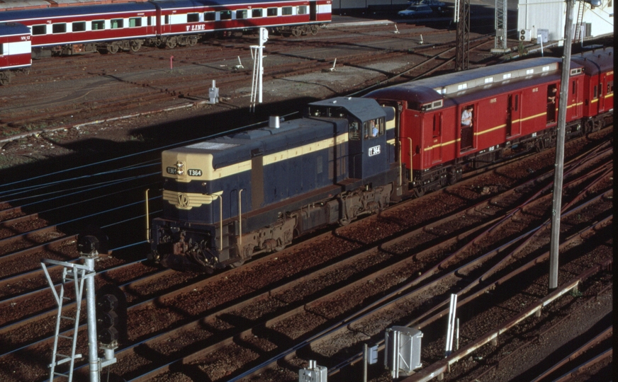 126138: Latrobe Street Bridge Down SteamRail Special T 364