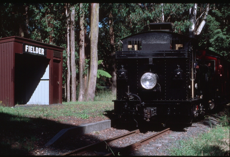 126173: Fielder No 40 Up Passenger from Gembrook 12A