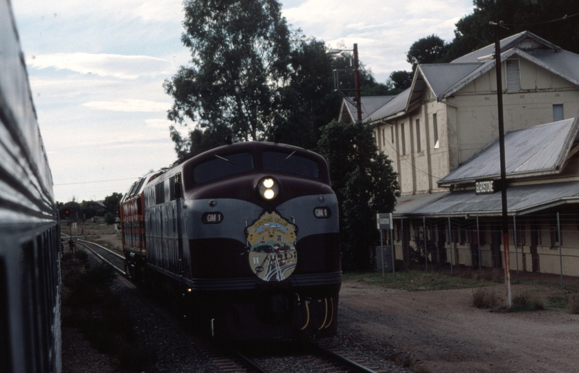 126469: Gladstone GM 1 (2203), running round