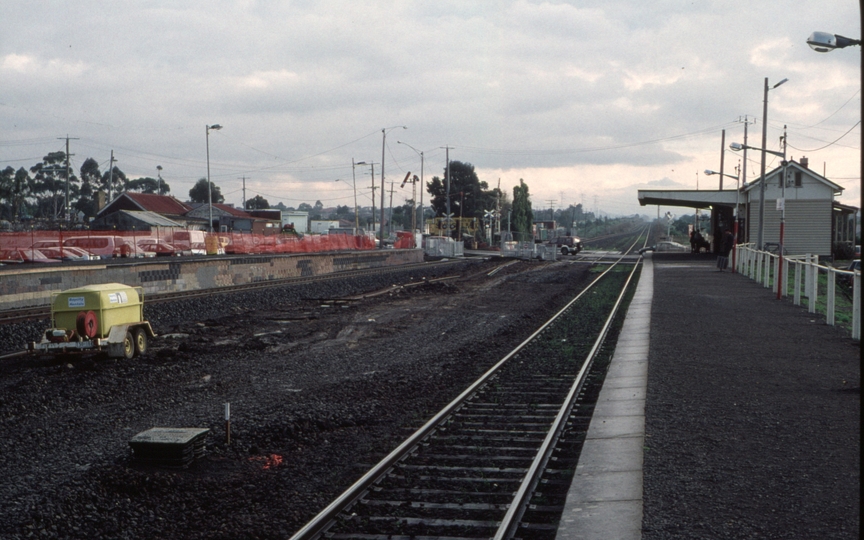 126490: Sydenham looking towards Bendigo