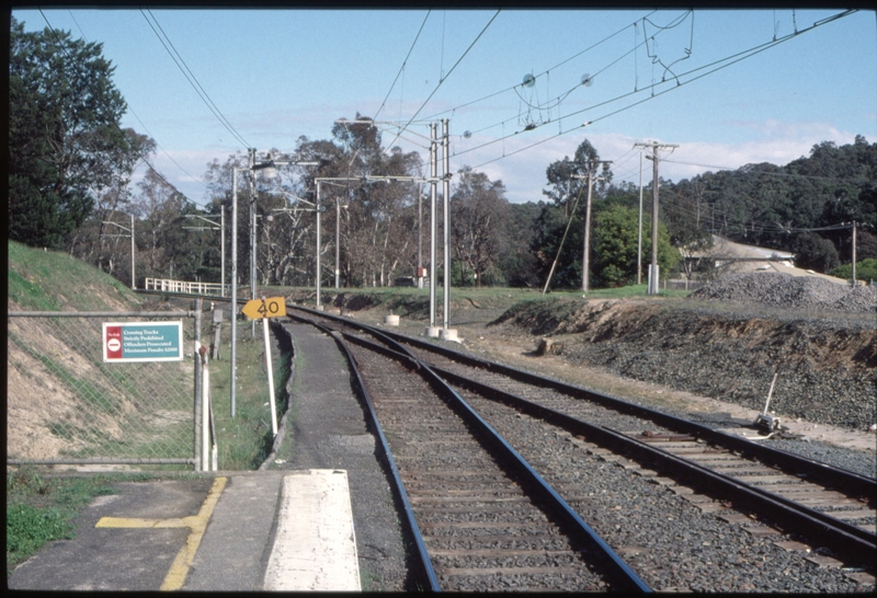 126511: Hurstbridge looking towards Melbourne