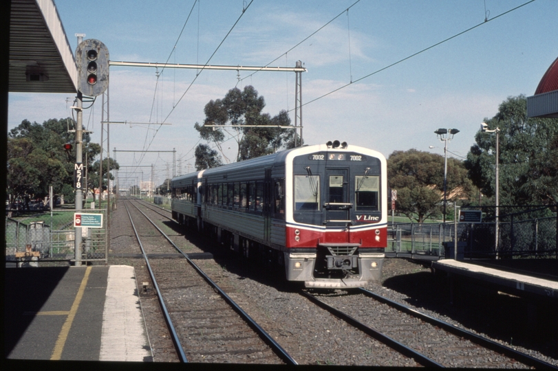 126555: Ginifer 2:12pm Passenger to Bendigo 7002 7011