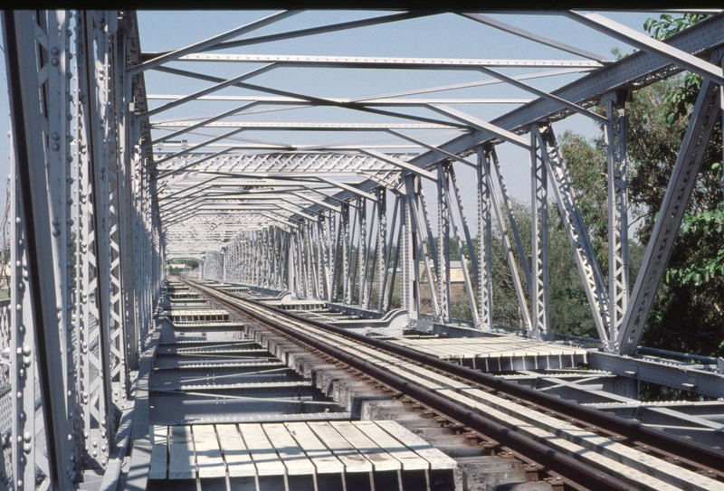 126600: Alexandra Bridge over Fitzroy River Rockhampton looking towards Brisbane