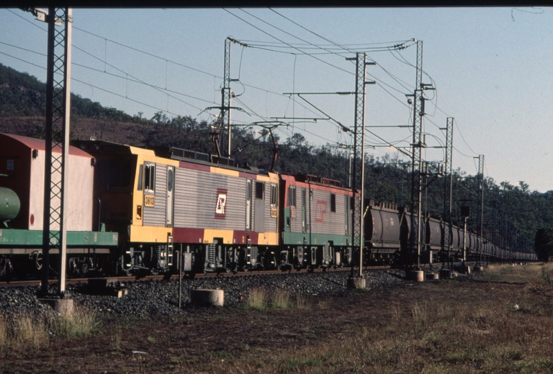 126641: Wycarbah Up Coal Empty 3605 3613 mid train