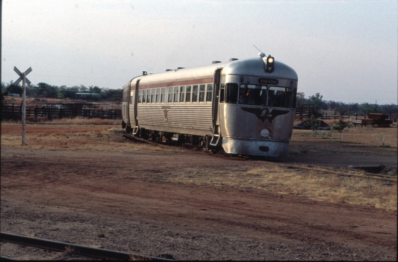 126822: Forsayth 'Savannahlander' reversing on triangle 2028 leading