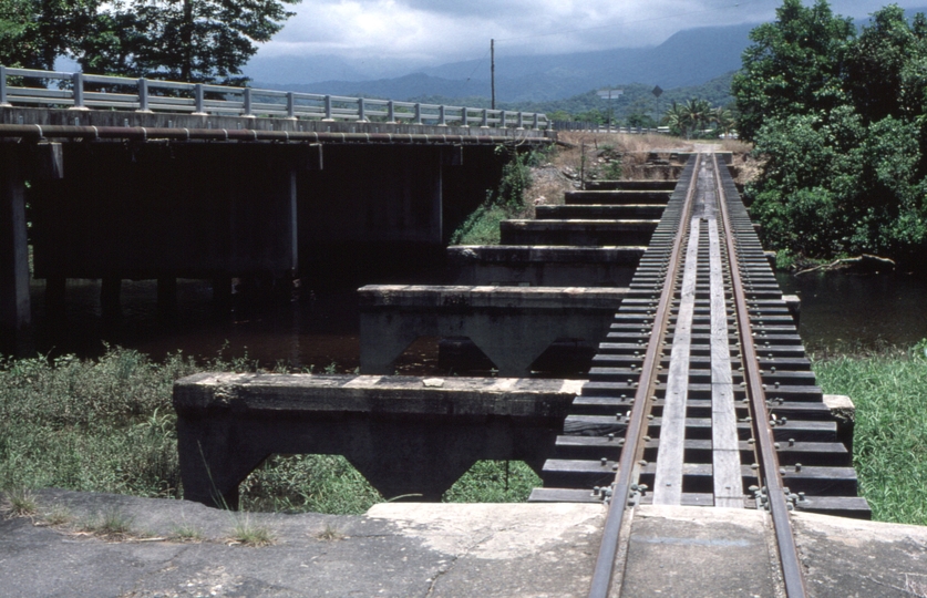 126958: Mossman Mill Saltwater Creek Bridge SW Line Junction looking South