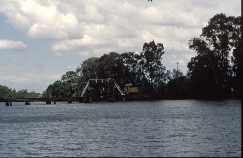 127121: Nambour Mill Maroochy River Bridge Northbound Light Engine 'Moreton'