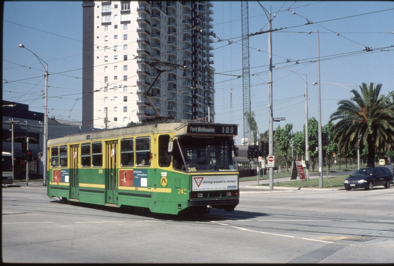 127181: Clarendon Street at Whiteman Street Down A1 245