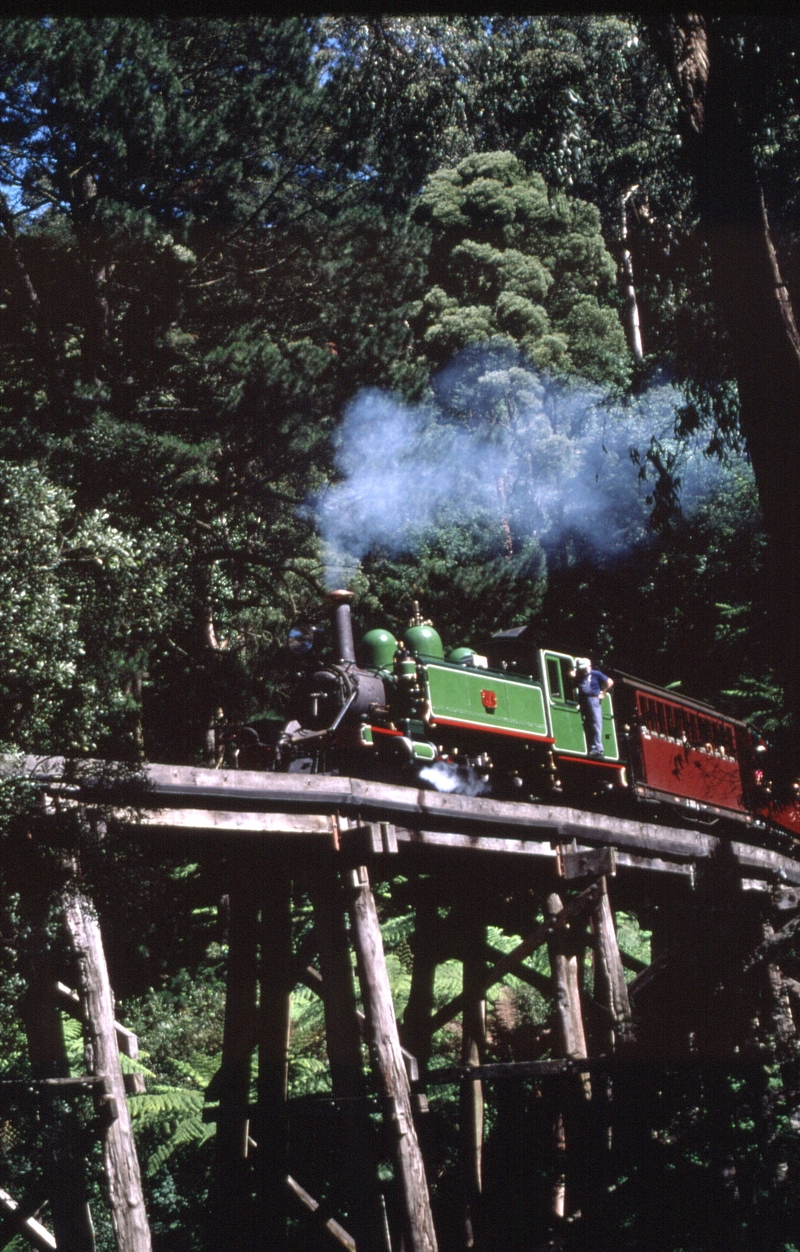 127220: Monbulk Creek Trestle No 11 Down Passenger 6A