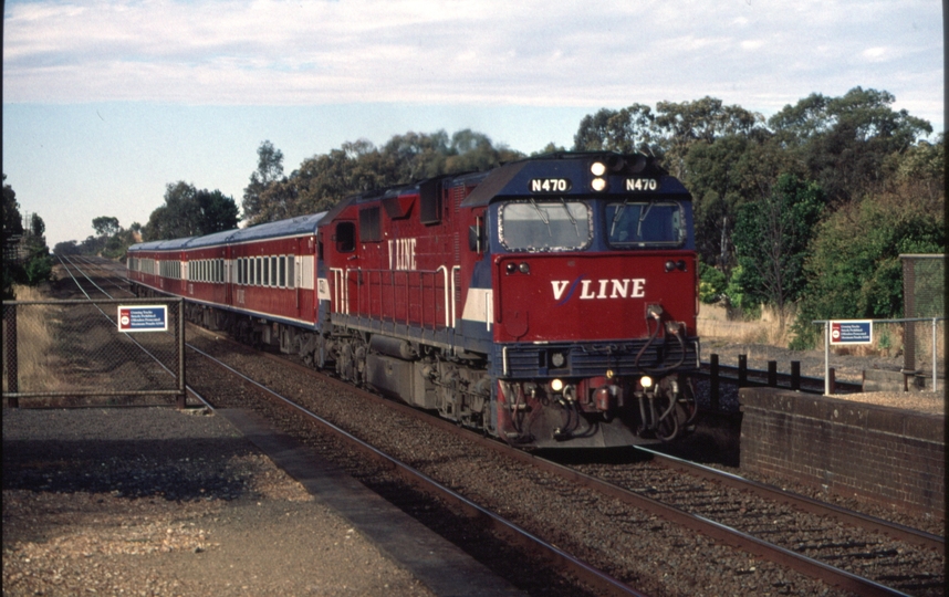 127234: Tallarook 4:15pm Up Passenger from Albury N 470