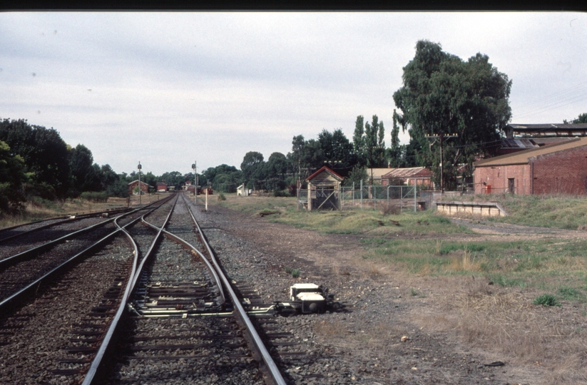 127269: Castlemaine 'B' looking towards Melbourne