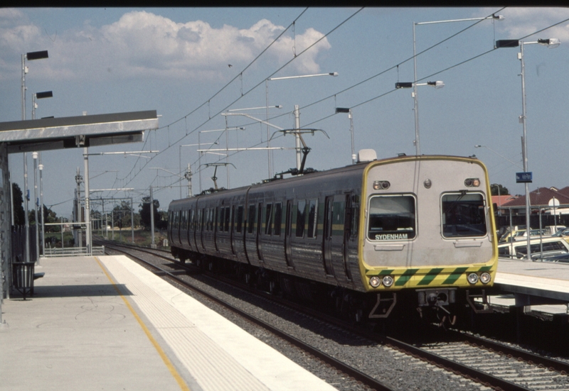 127296: Keilor Plains Down Suburban 3-car Comeng