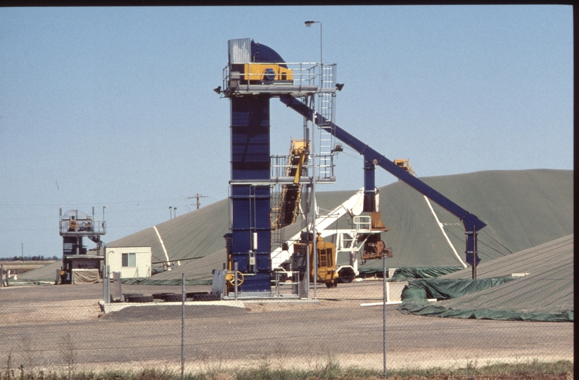 127354: Merrywinebone Elevator and Bunker on down side of line