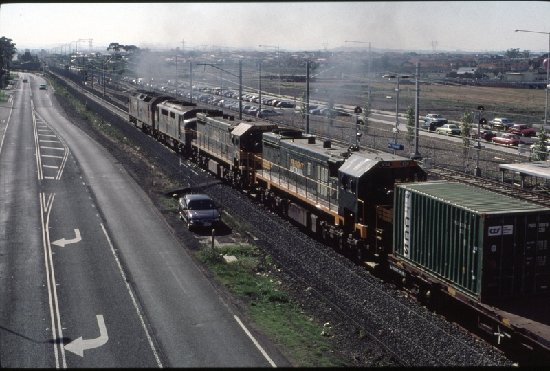 127406: Watergardens 9083 Freight to Bendigo G 527 A79 X36 X 34