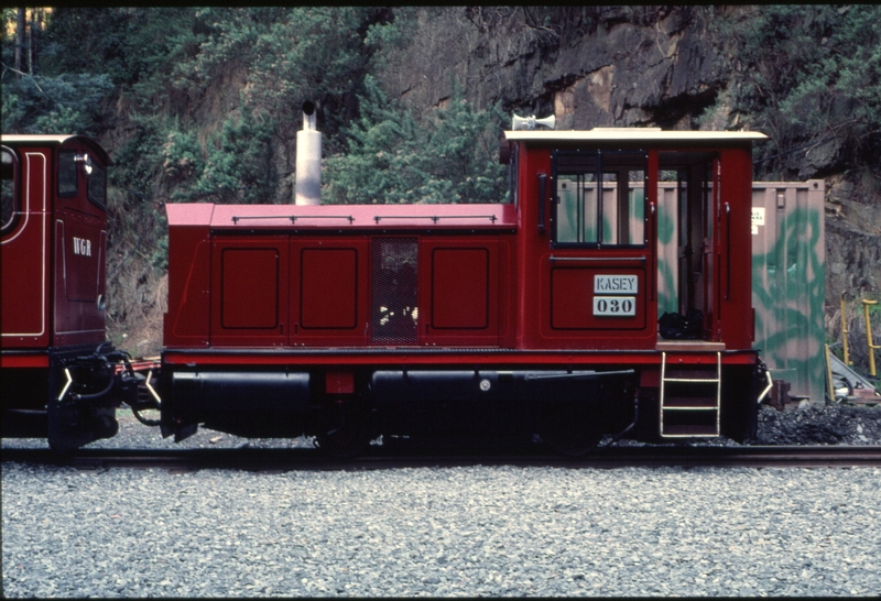 127440: Walhalla 1:40pm Up Passenger 030 'Kasey' (14),