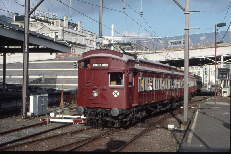127480: Spencer Street Up Elecrail Special 4-car Tait 317 M leading