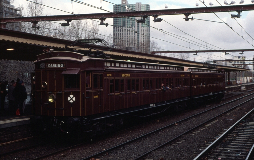 127570: Flinders Street 107 M 137 M 7361 Down Elecrail Special