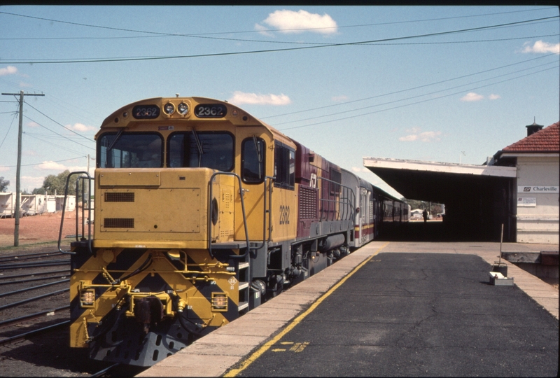 127644: Charleville 3907 Down 'Westlander' 2362