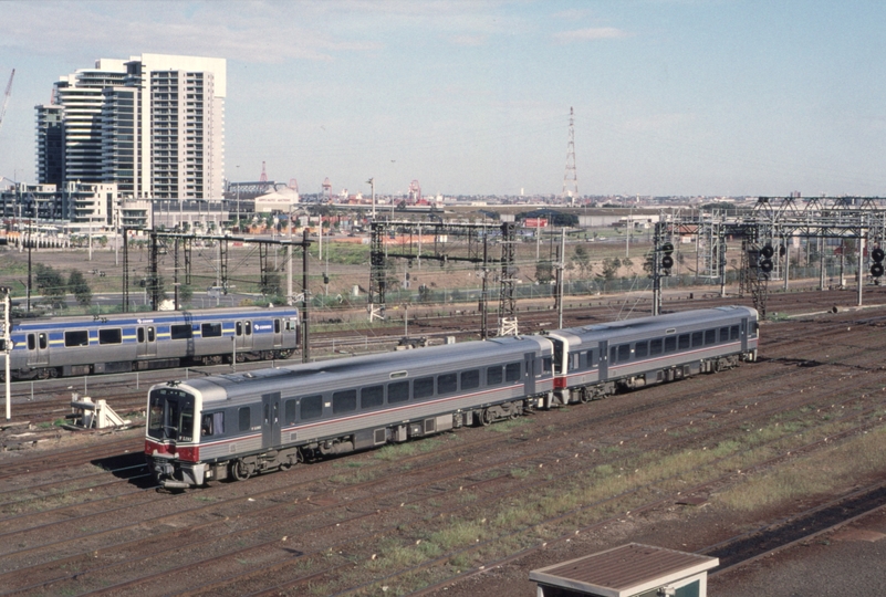 127807: Latrobe Street Bridge Up Empty Cars 7022 7001