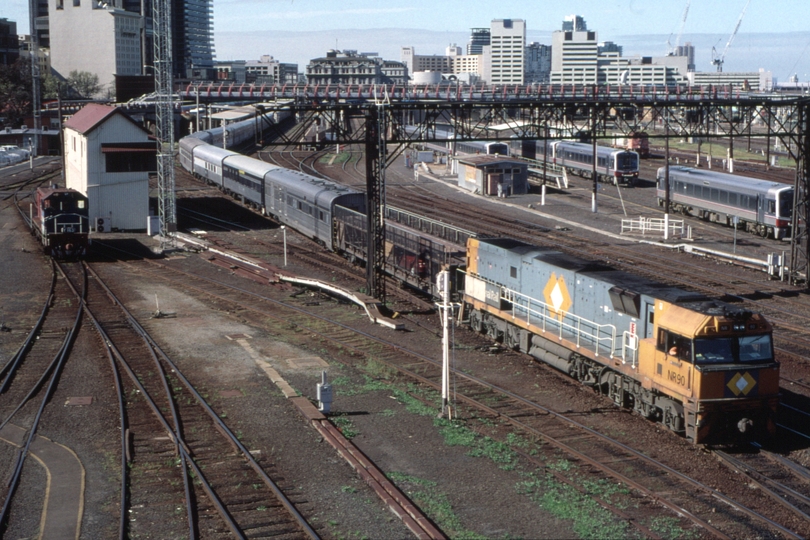 127811: Latrobe Street Bridge NR 90 propelling 'Overland' cars to No 2 Platform