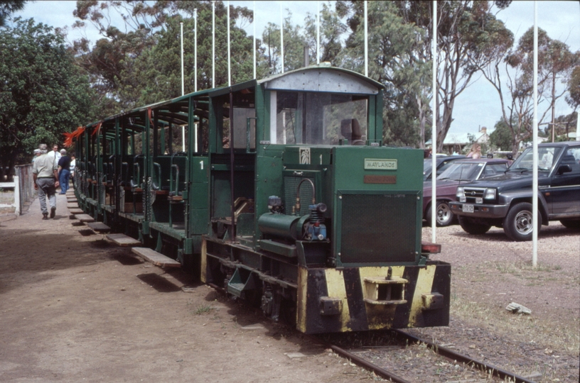 128077: Moonta Mines Depot Passennger 'Maylands'